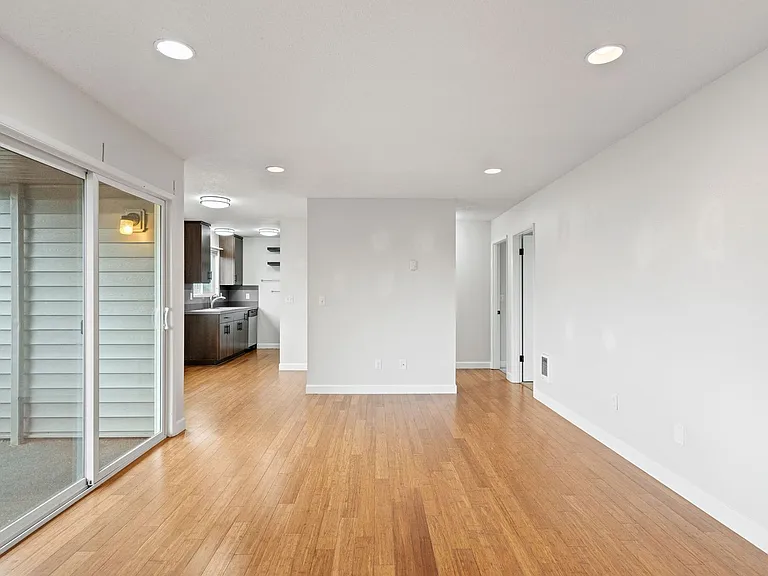 926-928 SE 49th Ave — Photo 3