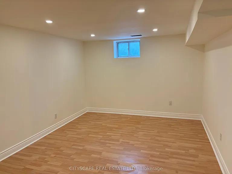 116 Guildwood Pkwy — Photo 12