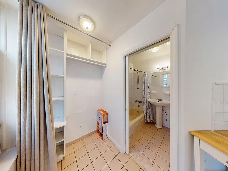 300 1/2 E 65th St #4 — Photo 16