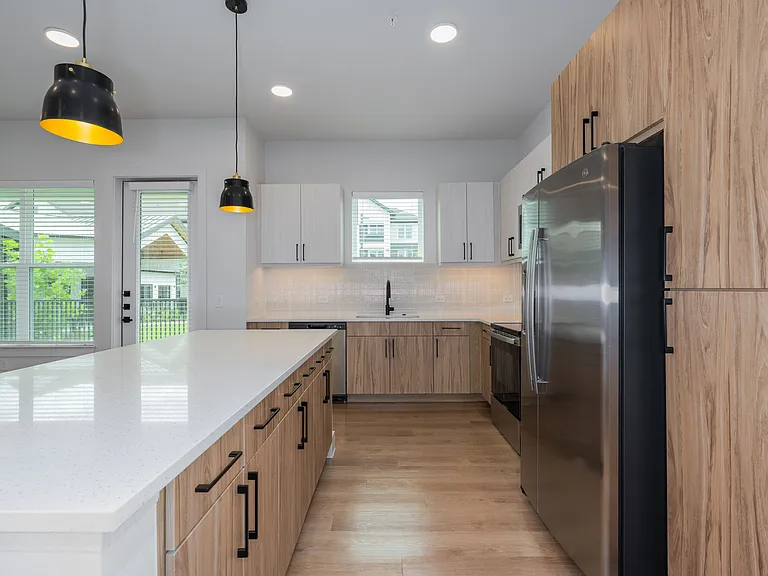 Range Vista — Photo 22