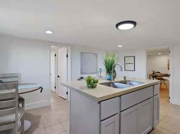 5959 Laird Ave, Oakland, CA 94605