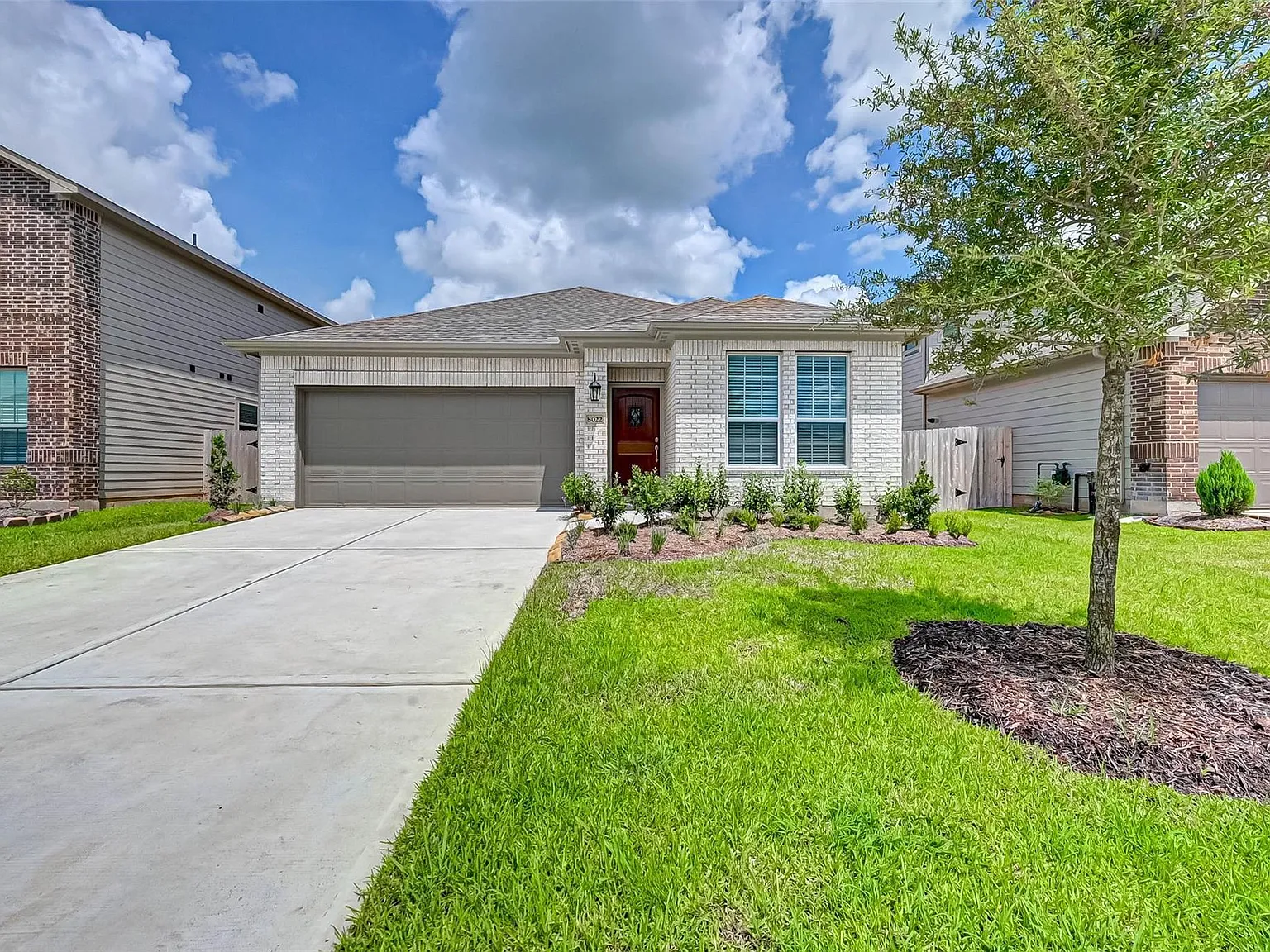 3 bed, 2.0 bath, 1550 sqft, $2,300 — Photo 3
