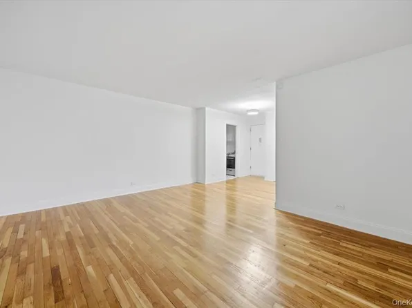 2245 Bronx Park E #3, Bronx, NY 10467