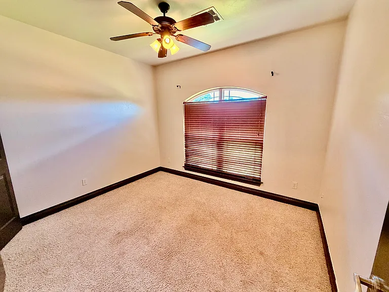 15904 Layne Ct — Photo 17