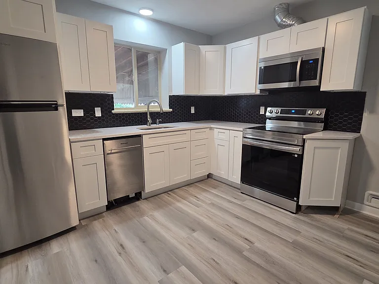 2131 S Yates St — Photo 5