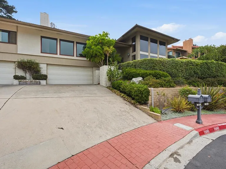 7643 Caminito Coromandel — Photo 4