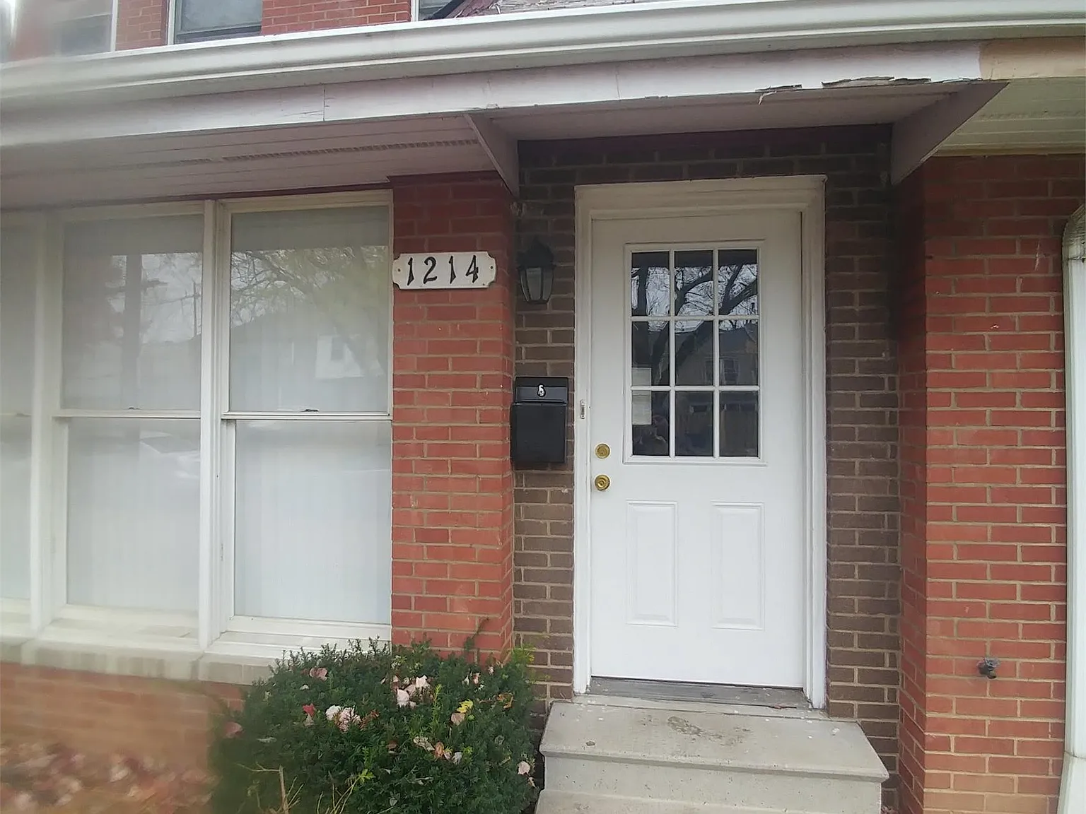 1214/1216 Sheffield Street - 1 — Photo 1