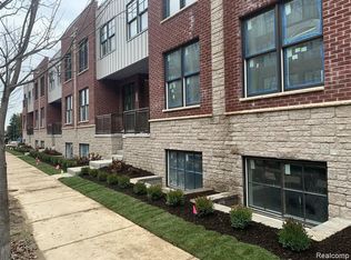 2010 Villa Rd, Birmingham, MI 48009