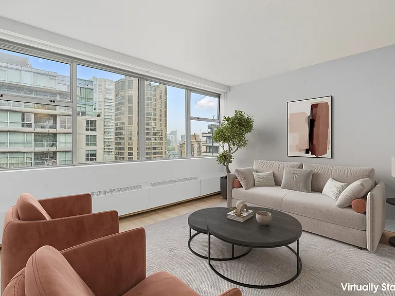 1450 Georgia St W — Photo 34