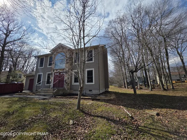 1528 Belgravia Dr, Tobyhanna, PA 18466