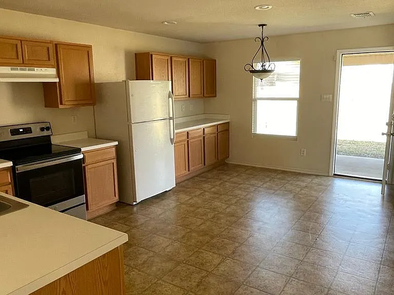 9012 Penny Ln — Photo 6