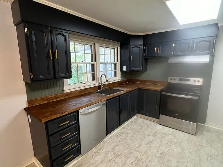 308 Central Ave — Photo 4