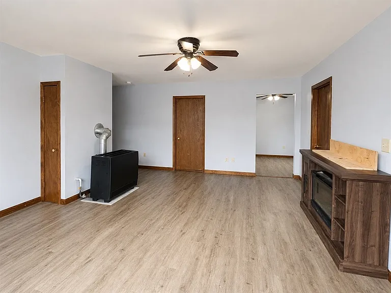 90 Aetna St #1 — Photo 6