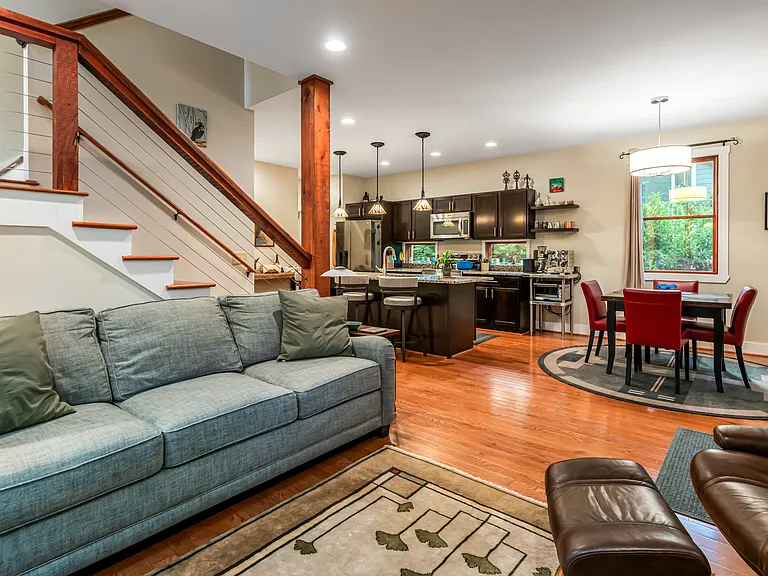51 Westover Dr — Photo 22