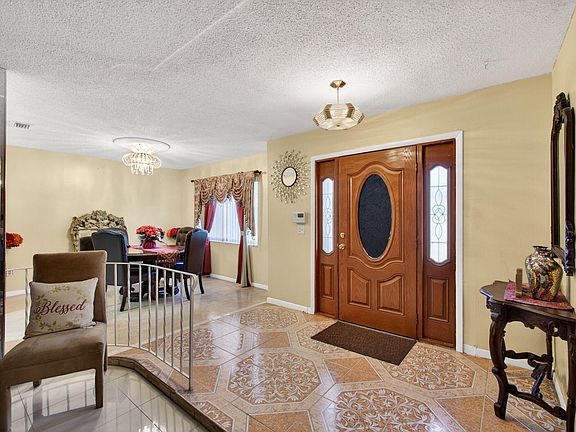 4th image of 1827 Pinehurst Drive
