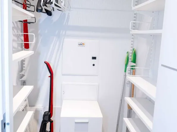 90 William Street image 16 of 17