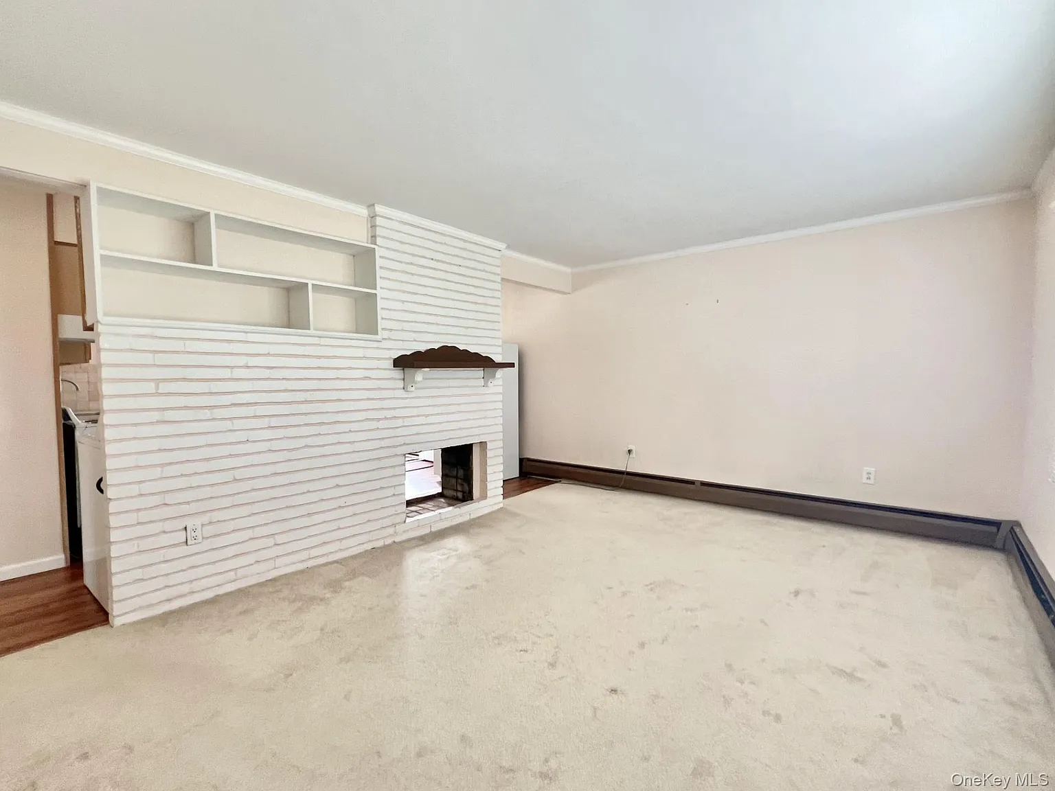 5 bed, 2.0 bath, 1600 sqft, $4,700 — Photo 4