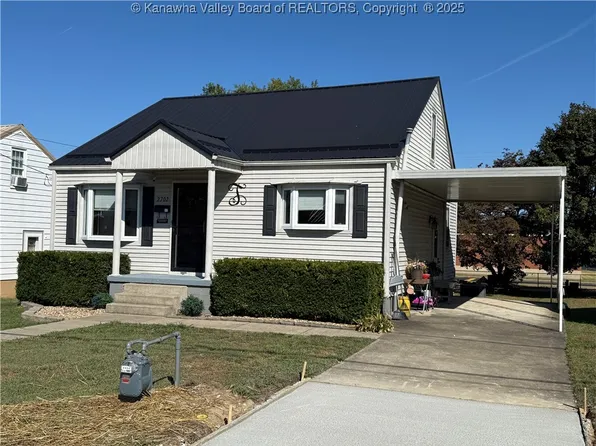 2702 Lincoln Ave, Point Pleasant, WV 25550