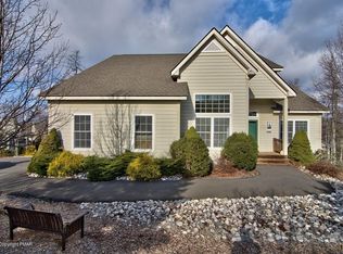 204 Hermit Thrush Rd, Pocono Pines, PA 18350