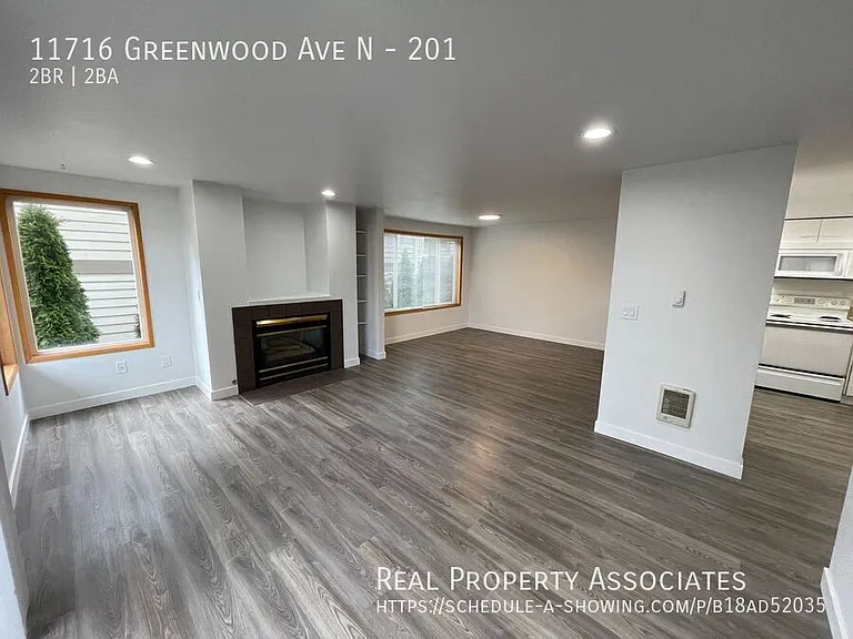 11716 Greenwood Ave N #201 — Photo 3