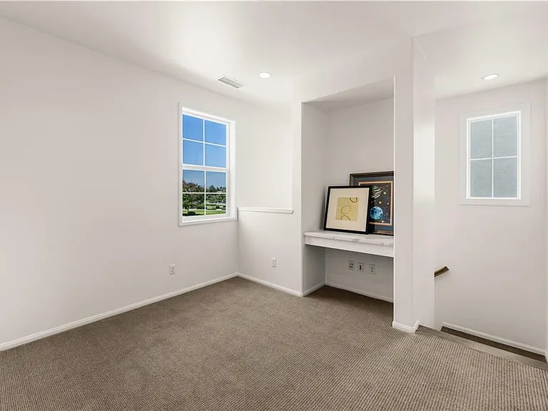 636 E Boxwood Ln — Photo 20