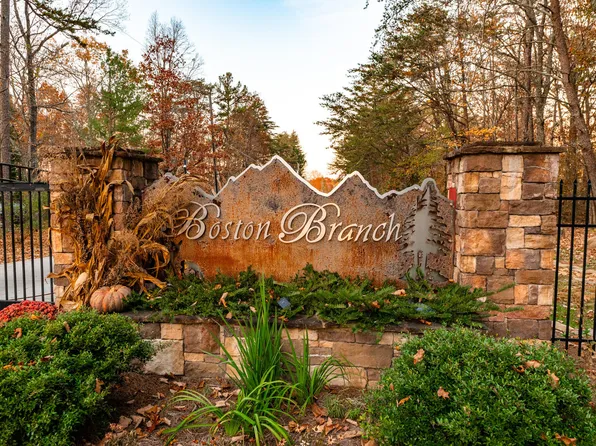 2272 Little Bend Rd, Signal Mountain, TN 37377