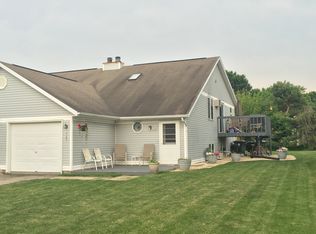 1727 Delaware Dr, Sun Prairie, WI 53590