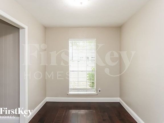 5th image of 222 Joe White St