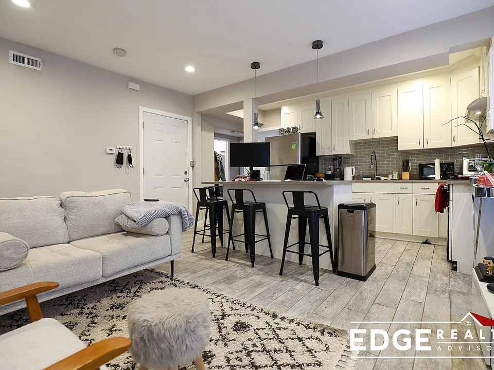 77 Linden St #2