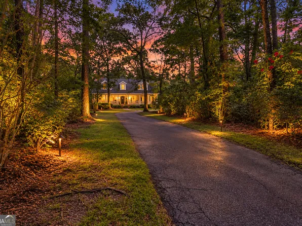 233 Buckland Hall Rd, Richmond Hill, GA 31324