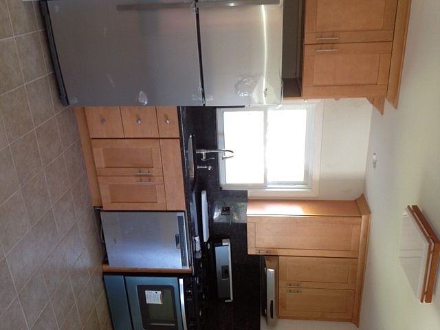 2nd image of 21 E Oxford St #2