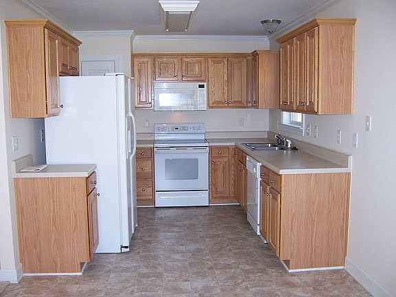 Almost New Kitchen With All White Appliances!