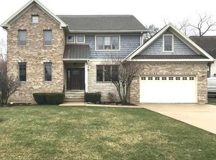 8905 O'Neill Dr, Burr Ridge, IL 60527