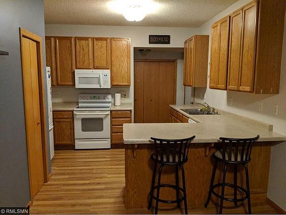 3rd image of 1112 Crystal Pl W