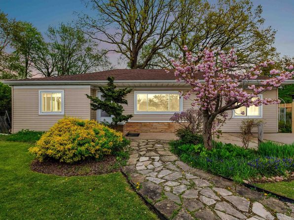28316 Little Mack Ave, Saint Clair Shores, MI 48081