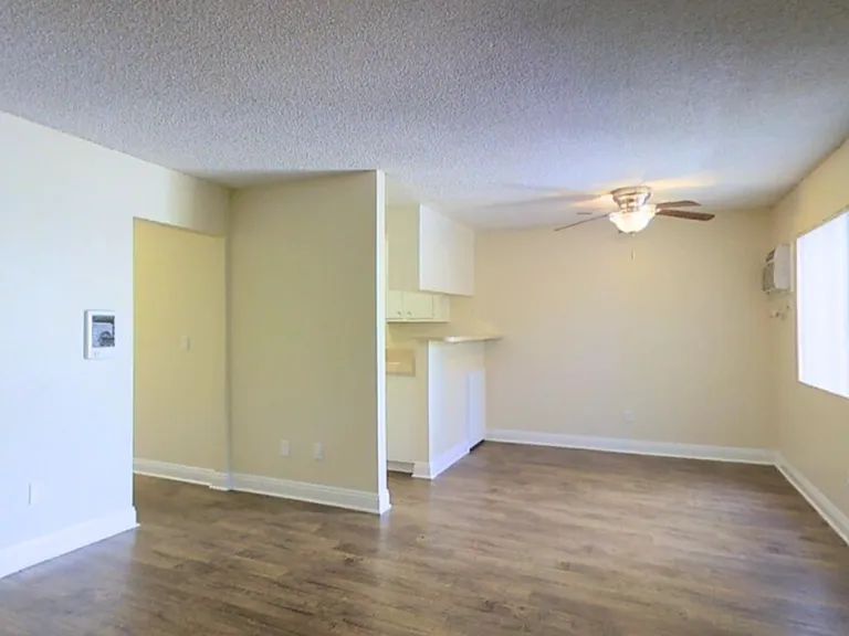 City Plaza Apartments — Photo 5