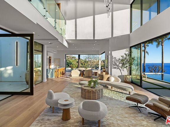 5th image of 4732 Avenida Del Mar