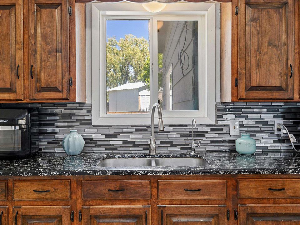 1st image of 106 Maplewood Cir