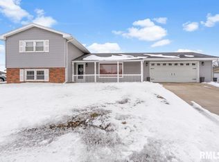50 Birch Ln, Williamsville, IL