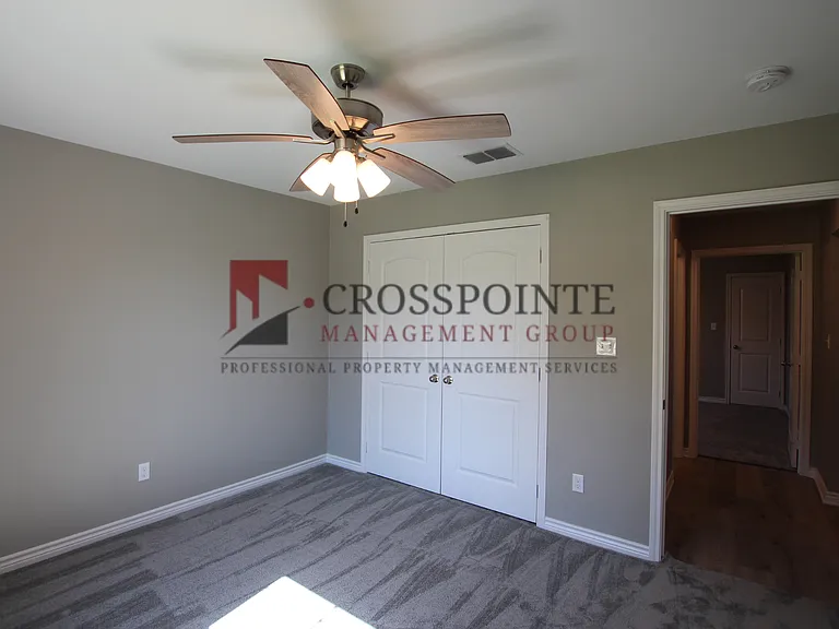 Beautiful 3 Bedroom 2 Bathroom Townhouse In South Tyler! 1/2 Off First Full Months Rent! — Photo 13
