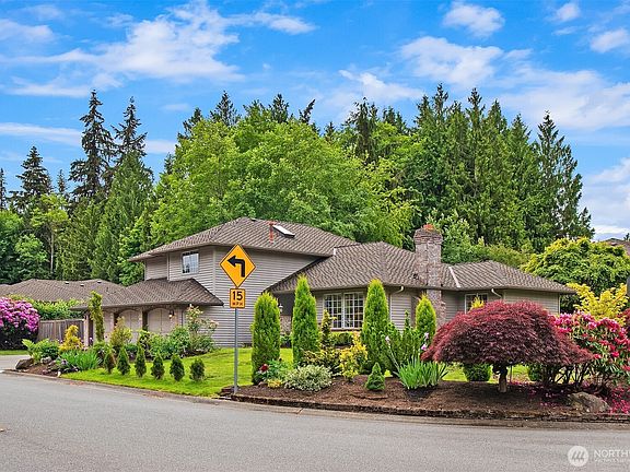 4th image of 11828 43rd Drive SE