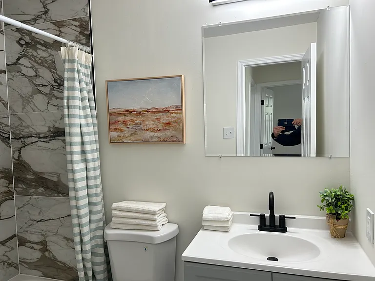 196 Key Pkwy — Photo 1