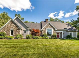 9 Scarborough Rd, Simsbury, CT 06070