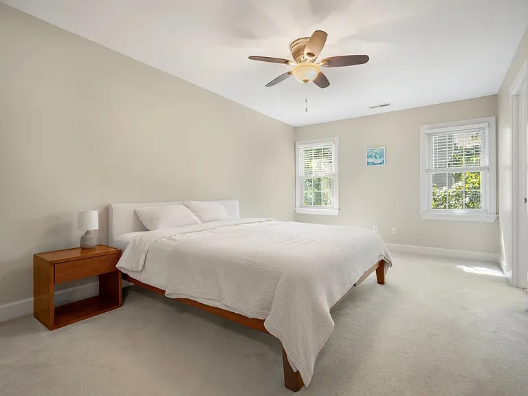 100 Spring Valley Ln — Photo 12