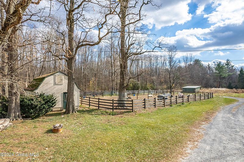 4th image of 161 White Road