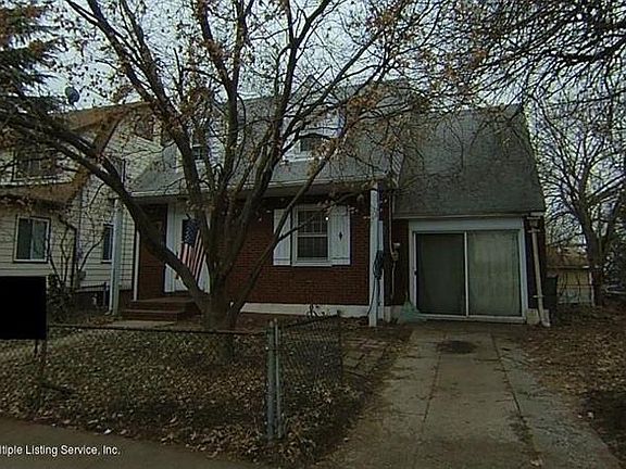 3rd image of 242 Sharpe Ave