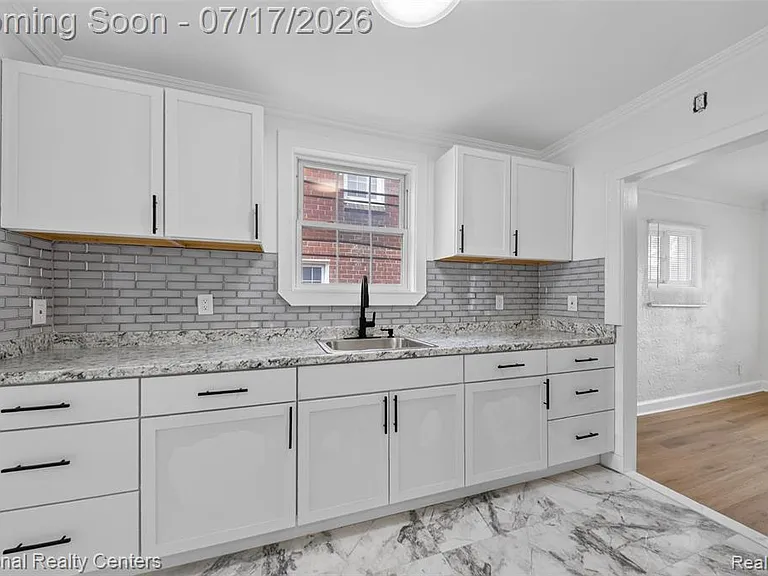 13527 Winthrop St — Photo 17