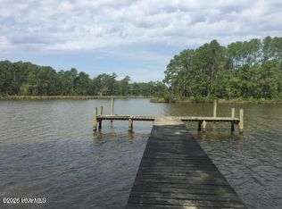 2421 Bailey Pointe Dr, Belhaven, NC 27810