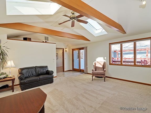 Great Room Vaulted ceilings!