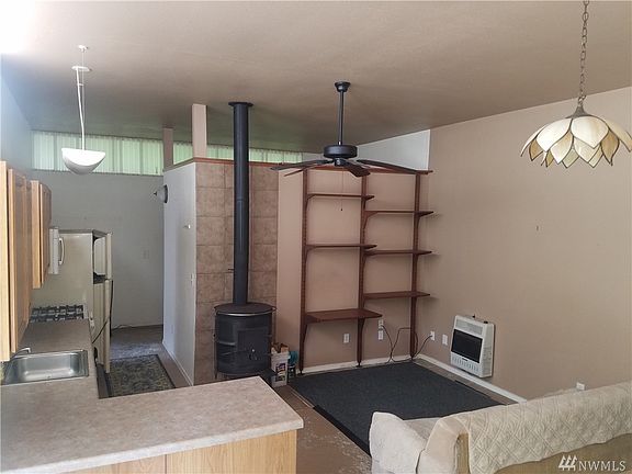 3rd image of 515 Grouse Glen Way